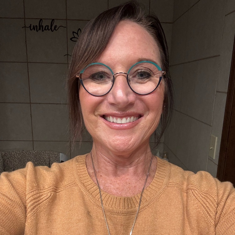 Meet your Posher, Lori